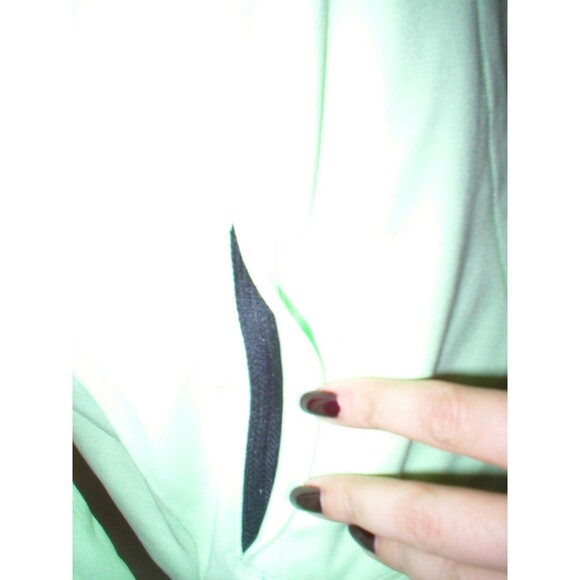 New Athleta NWT 98 Womens Recycled Jacket Green Light Bomber XS Black Bombtastic - Picture 11 of 12